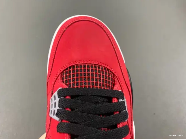 HYPE Toro 308497-603 Retro Jordan 4 Bravo 0423
